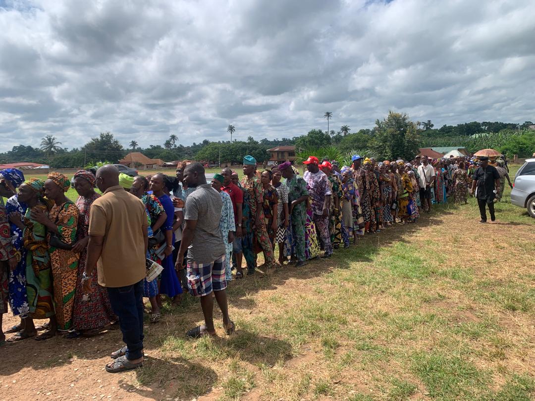 Voters lined up to vote in n Moba